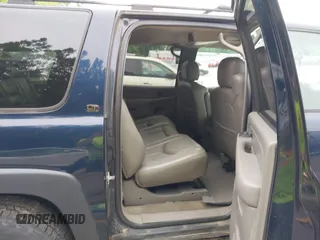 2005 Chevrolet Suburban LT z VIN 3GNFK16Z35G230772, wystawiony jako IAAI lot #42542995 z przebiegiem 178 951 mil mil oraz . Historia ofert i sprzedaży dostępna na DreamBid. Obrazek 8.