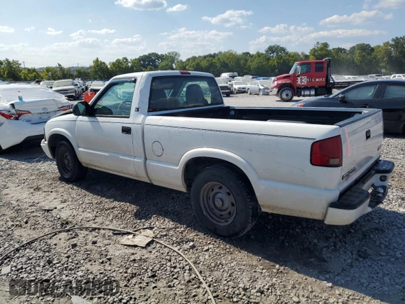 2003 GMC Sonoma SLS with VIN 1GTCS14H538264821, listed as a Copart auction lot 68917714 with 177,973 mi miles and Salvage Title. Bid and sale history available at carsss.com. Image 2.