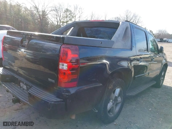 2007 Chevrolet Avalanche LT w/3LT with VIN 3GNFK12337G211143, listed as a IAAI auction lot 41609539 with 232,120 mi miles. Bid and sale history available at carsss.com. Image 4.