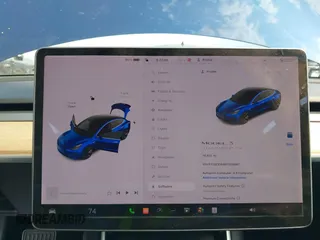 2019 Tesla Model 3 Mid Range z VIN 5YJ3E1EA8KF308947, wystawiony jako IAAI lot #39617997 z przebiegiem 70 831 mil mil oraz . Historia ofert i sprzedaży dostępna na DreamBid. Obrazek 7.