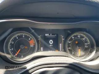 2021 Jeep Cherokee Latitude Plus z VIN 1C4PJMLB2MD223042, wystawiony jako Copart lot #64071115 z przebiegiem 48 698 mil mil oraz Szkoda całkowita • Salvage title. Historia ofert i sprzedaży dostępna na DreamBid. Obrazek 9.
