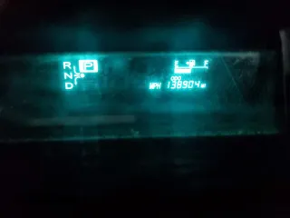 2008 Toyota Prius z VIN JTDKB20UX87718384, wystawiony jako Copart lot #55240975 z przebiegiem 138 904 mil mil oraz Szkoda całkowita • Salvage title. Historia ofert i sprzedaży dostępna na DreamBid. Obrazek 9.