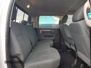 2018 Ram 2500 Big Horn z VIN 3C6UR5DL2JG215568, wystawiony jako Copart lot #87647215 z przebiegiem 86 113 mil mil oraz Szkoda całkowita • Salvage title. Historia ofert i sprzedaży dostępna na DreamBid. Obrazek 10.