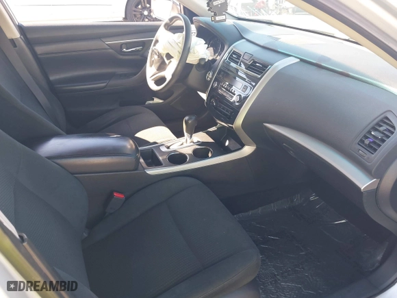2015 Nissan Altima 2.5 with VIN 1N4AL3AP1FN392092, listed as a IAAI auction lot 41666884 with 88,888 mi miles. Bid and sale history available at carsss.com. Image 5.