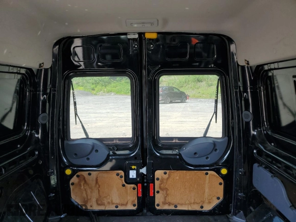2010 Ford Transit Connect XLT with VIN NM0KS9BN2AT027939, listed as a Copart auction lot 62100305 with 294,080 mi miles and Salvage title. Bid and sale history available at DreamBid. Image 10.