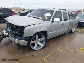 2005 Chevrolet Silverado 1500 Work Truck with VIN 1GCEC19X35Z202451, listed as a IAAI auction lot 41019154 with NaN miles. Bid and sale history available at carsss.com. Image 2.