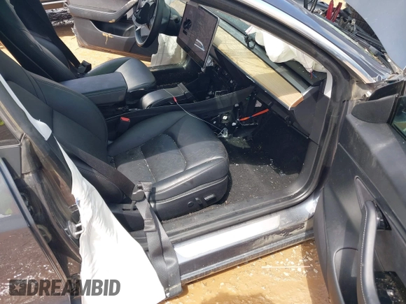 2020 Tesla Model 3 Long Range z VIN 5YJ3E1EB5LF710788, wystawiony jako IAAI lot #42020503 z przebiegiem 76 606 mil mil oraz . Historia ofert i sprzedaży dostępna na DreamBid. Obrazek 5.