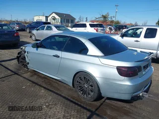 2011 BMW M3 z VIN WBSDX9C53BE399462, wystawiony jako IAAI lot #41562714 z przebiegiem 125 794 mil mil oraz . Historia ofert i sprzedaży dostępna na DreamBid. Obrazek 3.