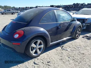 2006 Volkswagen New Beetle Coupe with VIN 3VWSW31C76M418768, listed as a IAAI auction lot 41282506 with 1 mi miles. Bid and sale history available at carsss.com. Image 4.