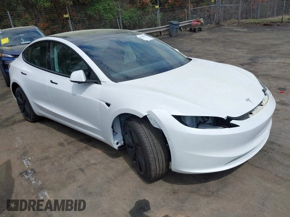 2025 Tesla Model 3 Long Range z VIN 5YJ3E1EAXSF929042, wystawiony jako IAAI lot #41929594 z przebiegiem 116 mil mil oraz . Historia ofert i sprzedaży dostępna na DreamBid. Obrazek 1.