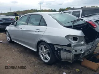 2014 Mercedes-Benz E-Class E 350 Luxury with VIN WDDHF8JB8EA852345, listed as a IAAI auction lot 40765437 with 76,742 mi miles. Bid and sale history available at carsss.com. Image 3.