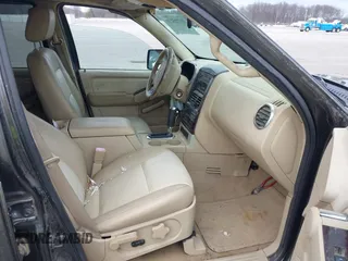 2006 Ford Explorer Limited with VIN 1FMEU75826ZA14239, listed as a IAAI auction lot 41705233 with 290,627 mi miles and . Bid and sale history available at carsss.com. Image 5.