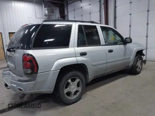 2007 Chevrolet TrailBlazer LS with VIN 1GNDT13S272125034, listed as a IAAI auction lot 41478515 with 215,462 mi miles and . Bid and sale history available at DreamBid. Image 4.