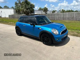 2012 MINI Hardtop S z VIN WMWSV3C57CTY27965, wystawiony jako Copart lot #58686275 z przebiegiem 227 175 mil mil oraz Czysty tytuł • Clean title. Historia ofert i sprzedaży dostępna na DreamBid. Obrazek 1.