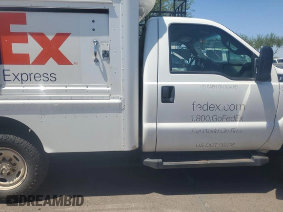 2015 Ford F-250 XL with VIN 1FDBF2B64FED21552, listed as a IAAI auction lot 42671245 with 266,037 mi miles and . Bid and sale history available at DreamBid. Image 14.