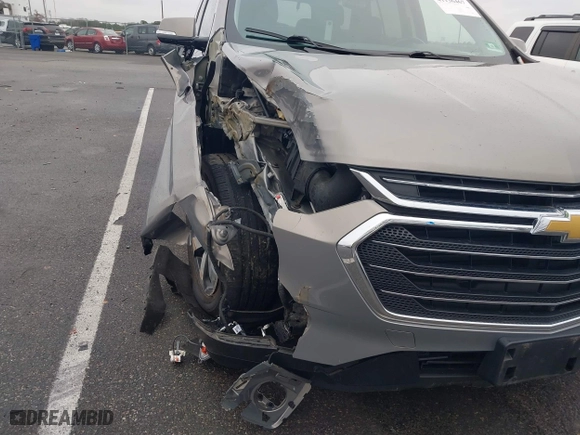 2019 Chevrolet Traverse LT Leather with VIN 1GNEVHKW1KJ155412, listed as a IAAI auction lot 41136467 with 63,332 mi miles. Bid and sale history available at carsss.com. Image 6.