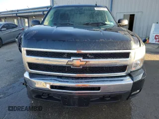 2011 Chevrolet Silverado 1500 LT with VIN 1GCNKSE0XBZ191140, listed as a Copart auction lot 85941724 with 105,235 mi miles and Clean Title. Bid and sale history available at DreamBid. Image 5.