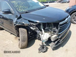 2015 Toyota Highlander XLE z VIN 5TDJKRFH2FS224327, wystawiony jako IAAI lot #42395386 z przebiegiem 118 760 mil mil oraz . Historia ofert i sprzedaży dostępna na DreamBid. Obrazek 6.