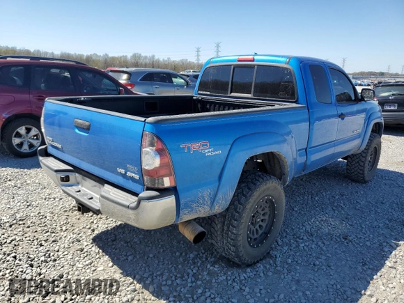 2010 Toyota Tacoma z VIN 5TEUU4EN5AZ696518, wystawiony jako Copart lot #49342855 z przebiegiem 244 150 mil mil oraz Szkoda całkowita • Salvage title. Historia ofert i sprzedaży dostępna na DreamBid. Obrazek 3.