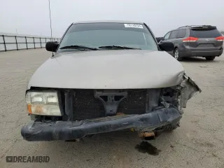 2001 GMC Sonoma SLS w/1SG Pkg with VIN 1GTCS19W318154175, listed as a Copart auction lot 79110724 with 135,746 mi miles and Salvage Title. Bid and sale history available at carsss.com. Image 5.