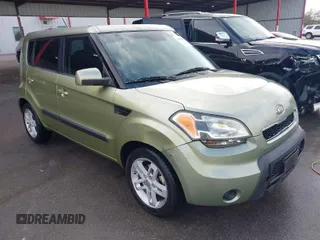 2011 Kia Soul + with VIN KNDJT2A26B7296787, listed as a IAAI auction lot 41889946 with 129,052 mi miles. Bid and sale history available at carsss.com. Image 1.