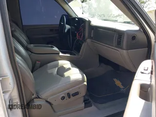 2004 Chevrolet Tahoe Z71 z VIN 1GNEK13Z04R258348, wystawiony jako IAAI lot #42371719 z przebiegiem 125 457 mil mil oraz . Historia ofert i sprzedaży dostępna na DreamBid. Obrazek 5.