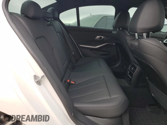 2021 BMW 3 Series 330i xDrive z VIN 3MW5R7J05M8B93077, wystawiony jako Copart lot #57125755 z przebiegiem 43 123 mil mil oraz Szkoda całkowita • Salvage title. Historia ofert i sprzedaży dostępna na DreamBid. Obrazek 10.
