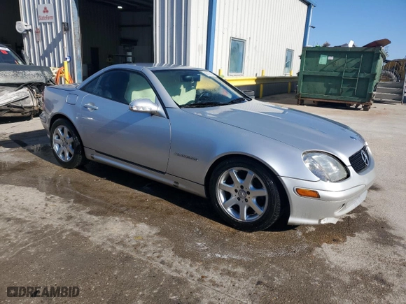 2001 Mercedes-Benz SLK-Class Kompressor with VIN WDBKK49F11F220665, listed as a Copart auction lot 88078025 with 67,564 mi miles and Salvage Title. Bid and sale history available at carsss.com. Image 4.