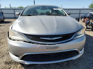 2015 Chrysler 200 Limited z VIN 1C3CCCAB7FN635187, wystawiony jako Copart lot #51993375 z przebiegiem 166 001 mil mil oraz Szkoda całkowita • Salvage title. Historia ofert i sprzedaży dostępna na DreamBid. Obrazek 5.