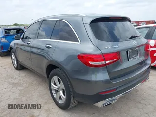 2017 Mercedes-Benz GLC 300 с VIN WDC0G4JB9HV011882, выставлен на аукционе IAAI как лот 42142275 с пробегом 54 770 миль миль и . История ставок и продаж доступна на DreamBid. Изображение 3.