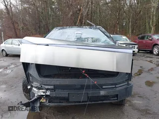 2024 Tesla Cybertruck Cyberbeast z VIN 7G2CEHEE6RA036818, wystawiony jako IAAI lot #41786789 z przebiegiem 5 478 mil mil oraz . Historia ofert i sprzedaży dostępna na DreamBid. Obrazek 11.