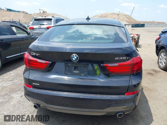 2017 BMW 5 Series 535i xDrive z VIN WBA5M4C31HD187080, wystawiony jako IAAI lot #42543064 z przebiegiem 117 325 mil mil oraz . Historia ofert i sprzedaży dostępna na DreamBid. Obrazek 16.