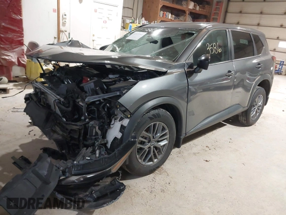 2022 Nissan Rogue S z VIN 5N1BT3AB8NC724554, wystawiony jako IAAI lot #41973586 z przebiegiem Nie podano mil oraz . Historia ofert i sprzedaży dostępna na DreamBid. Obrazek 18.