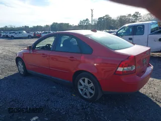 2006 Volvo S40 2.4L with VIN YV1MS382462185227, listed as a IAAI auction lot 41396349 with 198,245 mi miles. Bid and sale history available at carsss.com. Image 3.