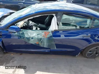 2023 Tesla Model 3 z VIN 5YJ3E1EA8PF403743, wystawiony jako IAAI lot #42076747 z przebiegiem 58 399 mil mil oraz . Historia ofert i sprzedaży dostępna na DreamBid. Obrazek 15.