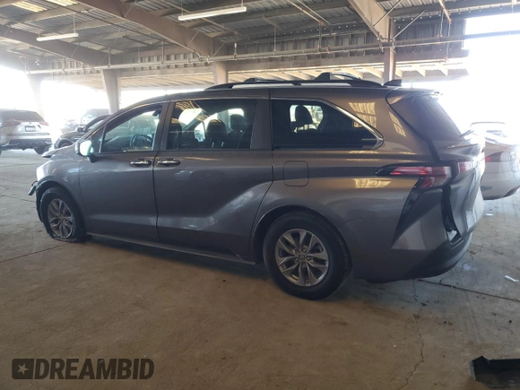 2022 Toyota Sienna XLE with VIN 5TDJRKEC2NS099174, listed as a Copart auction lot 46711375 with 60,870 mi miles and Salvage Title. Bid and sale history available at carsss.com. Image 2.