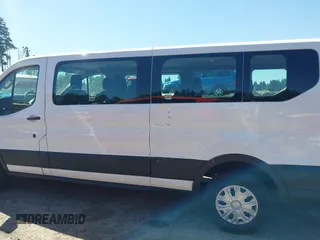 2024 Ford Transit Passenger XL z VIN 1FBAX2Y88RKA11307, wystawiony jako IAAI lot #42620775 z przebiegiem 13 624 mil mil oraz . Historia ofert i sprzedaży dostępna na DreamBid. Obrazek 14.