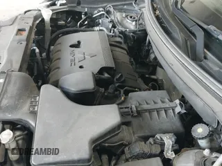2020 Mitsubishi Outlander ES z VIN JA4AZ3A35LZ021571, wystawiony jako IAAI lot #42523117 z przebiegiem 93 856 mil mil oraz . Historia ofert i sprzedaży dostępna na DreamBid. Obrazek 22.