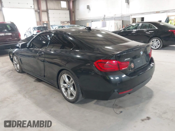 2018 BMW 4 Series 440i xDrive z VIN WBA4W9C50JAC99285, wystawiony jako IAAI lot #42491305 z przebiegiem 153 879 mil mil oraz . Historia ofert i sprzedaży dostępna na DreamBid. Obrazek 3.