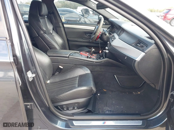2013 BMW M5 with VIN WBSFV9C59DD096774, listed as a IAAI auction lot 41608286 with 82,601 mi miles. Bid and sale history available at carsss.com. Image 5.