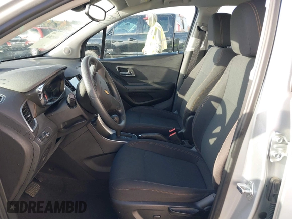 2018 Chevrolet Trax LS with VIN 3GNCJKSB3JL418469, listed as a IAAI auction lot 40842886 with 22,029 mi miles. Bid and sale history available at carsss.com. Image 5.