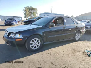 2002 Volvo S40 with VIN YV1VS29552F851005, listed as a Copart auction lot 67748754 with 118,083 mi miles and Salvage Title. Bid and sale history available at carsss.com. Image 1.