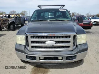 2005 Ford F-250 XL z VIN 1FTSW21P55EC86436, wystawiony jako Copart lot #48553635 z przebiegiem 172 583 mil mil oraz Szkoda całkowita • Salvage title. Historia ofert i sprzedaży dostępna na DreamBid. Obrazek 5.
