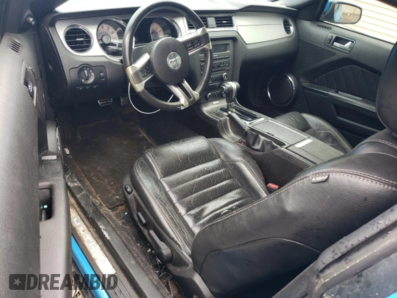 2010 Ford Mustang V6 with VIN 1ZVBP8AN6A5124529, listed as a Copart auction lot 61351535 with 148,094 mi miles and Clean title. Bid and sale history available at DreamBid. Image 8.