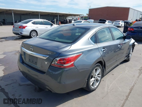 2015 Nissan Altima 2.5 z VIN 1N4AL3AP4FC238472, wystawiony jako IAAI lot #42296237 z przebiegiem 158 731 mil mil oraz . Historia ofert i sprzedaży dostępna na DreamBid. Obrazek 4.
