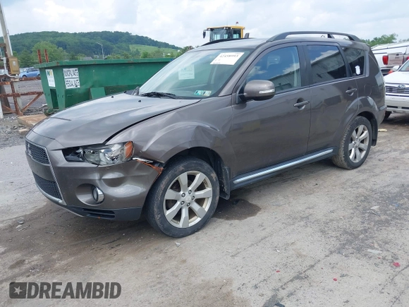 2010 Mitsubishi Outlander XLS z VIN JA4JT4AX6AZ003099, wystawiony jako IAAI lot #42458993 z przebiegiem 218 614 mil mil oraz . Historia ofert i sprzedaży dostępna na DreamBid. Obrazek 2.