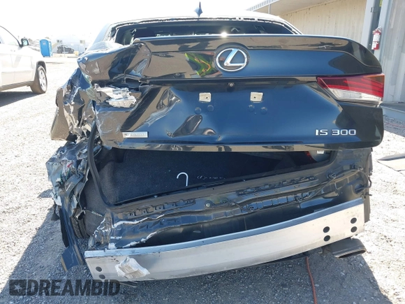 2020 Lexus IS 300 F Sport z VIN JTHGA1D26L5107816, wystawiony jako IAAI lot #42088077 z przebiegiem 45 169 mil mil oraz . Historia ofert i sprzedaży dostępna na DreamBid. Obrazek 6.