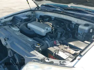 2007 Toyota 4Runner SR5 with VIN JTEZT14R170027629, listed as a IAAI auction lot 43152949 with 260,803 mi miles and . Bid and sale history available at DreamBid. Image 18.