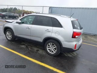 2015 Kia Sorento LX with VIN 5XYKTCA63FG610482, listed as a IAAI auction lot 41846658 with 120,529 mi miles. Bid and sale history available at carsss.com. Image 3.