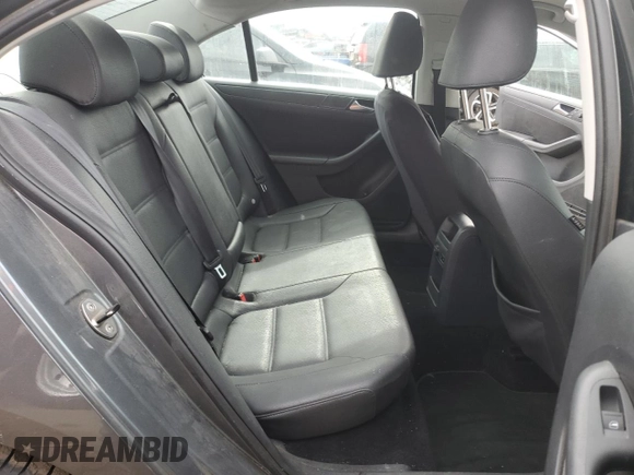 2011 Volkswagen Jetta SE z VIN 3VWDZ7AJ1BM348118, wystawiony jako Copart lot #45446685 z przebiegiem 121 414 mil mil oraz Szkoda całkowita • Salvage title. Historia ofert i sprzedaży dostępna na DreamBid. Obrazek 10.